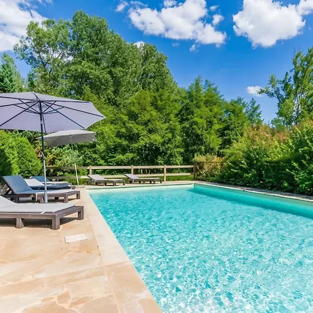 Avec Piscine Privee A Vezac, 160 M² Villa