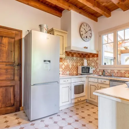 Avec Piscine Privée à Vézac, 160 M² Villa