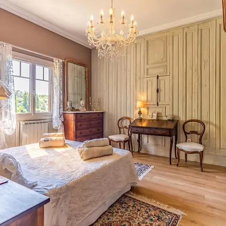 Villa Avec Piscine Privée à Vézac, 160 M² Vézac