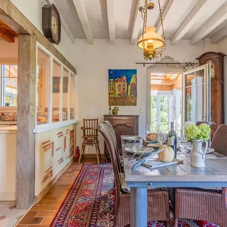 Avec Piscine Privée à Vézac, 160 M² * Vézac
