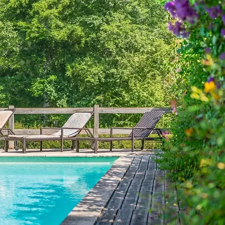 Avec Piscine Privée à Vézac, 160 M² Villa Vézac