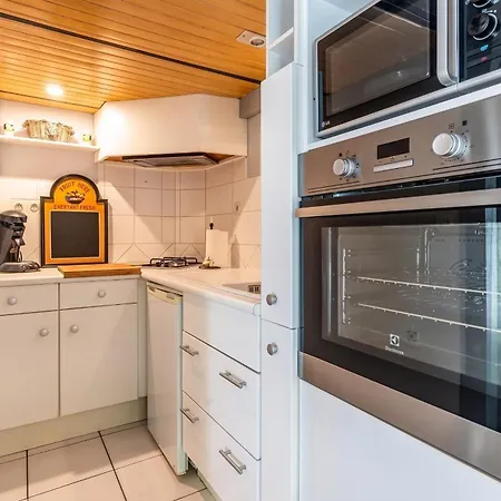Avec Piscine Privée à Vézac, 160 M² * Vézac