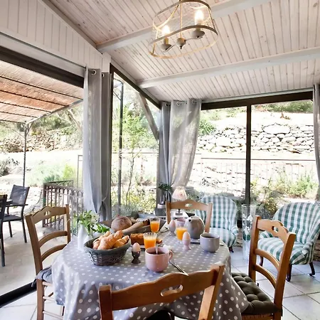 Avec Piscine Privée à Vézac, 160 M² *