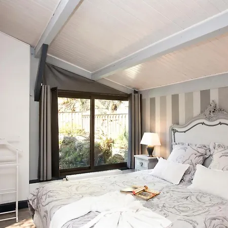 Avec Piscine Privée à Vézac, 160 M² * Vézac